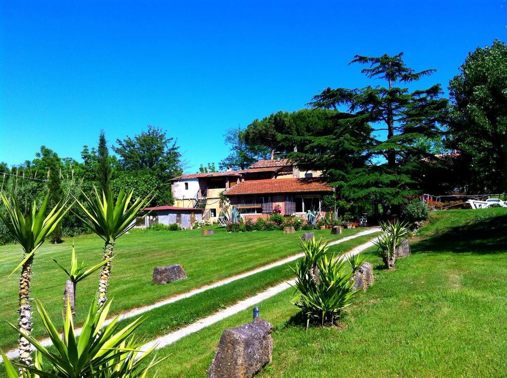 Casa Vacanza Podere Lupinaio Lorenzana Exterior photo